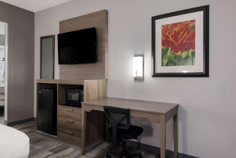 Quality Inn near Casinos and Convention Center Image 15